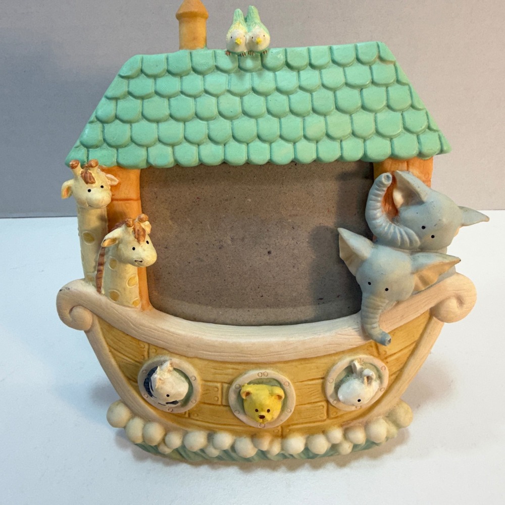 Vintage Russ Berrie Noah's Ark Picture Frame Baby Nursery Yellow Resin Animals